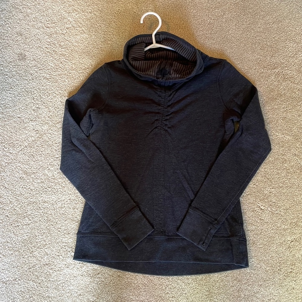 Lululemon Ruched Cowl Neck Sweatshirt Size 2-4 Grey